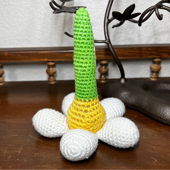 Cheengoo White Daisy Flower Hand Crocheted Stick Baby Rattle Bamboo Eco-Friendly - Picture 8 of 12